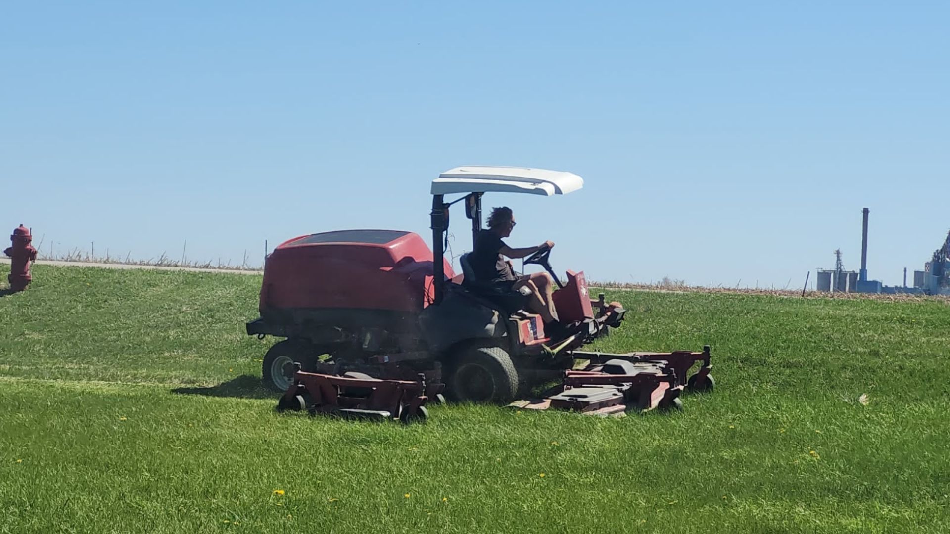 Lawn Maintenance & Turf Care Services in Lincoln, NE | Lee's Lawn Maintenance